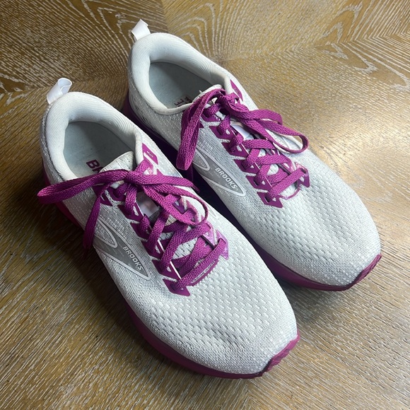 Brooks Shoes Brooks Womens Levitate Running Sneakers